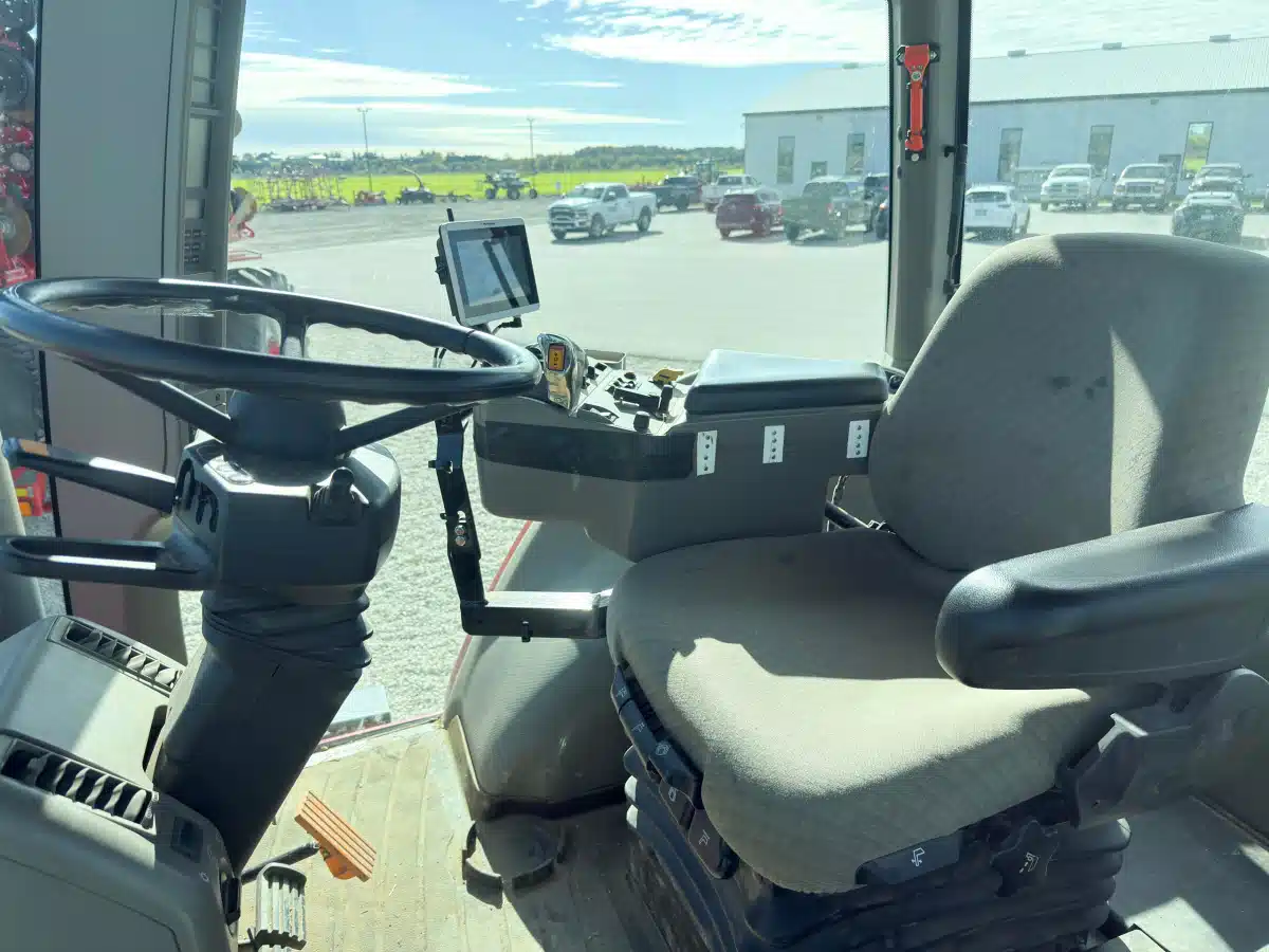 2001 Case IH MX220 Tractor